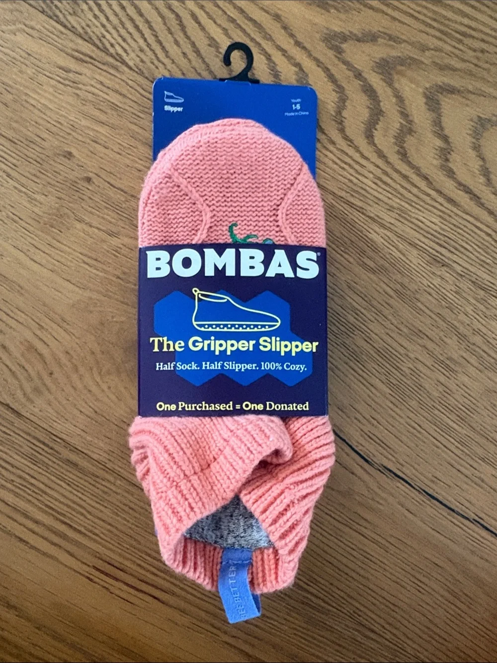 Brand new, Bombas The Gripper Slipper in Coral Guava, size Youth 1-5